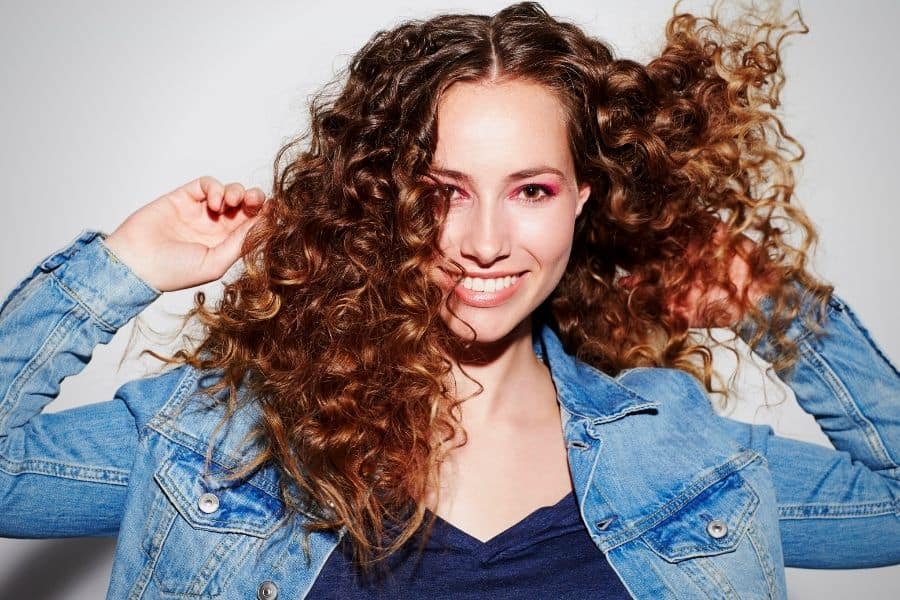 How To Refresh Curls: The Curly Girl Method