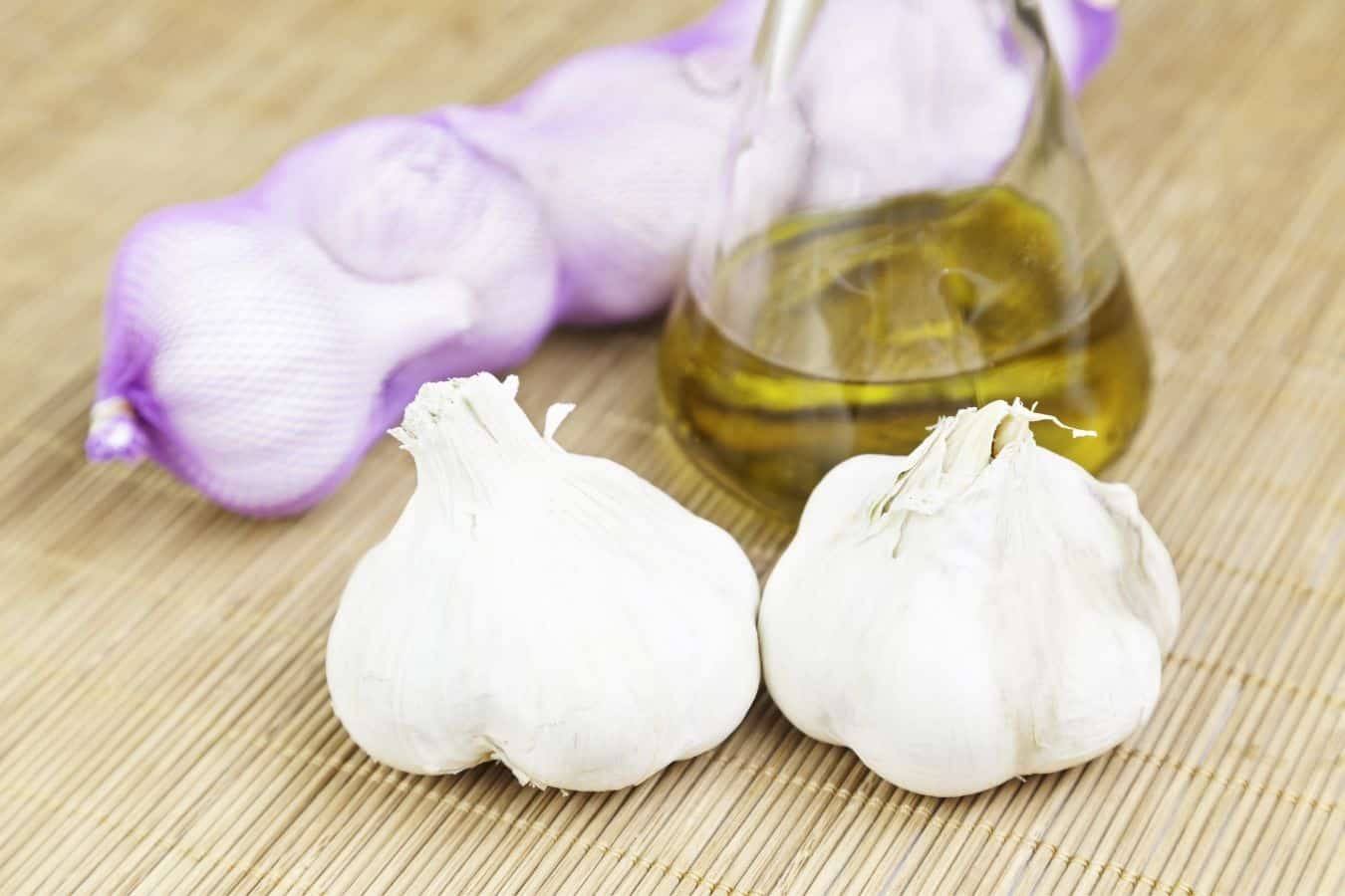 How To Use Onion And Garlic Oil For Hair Growth