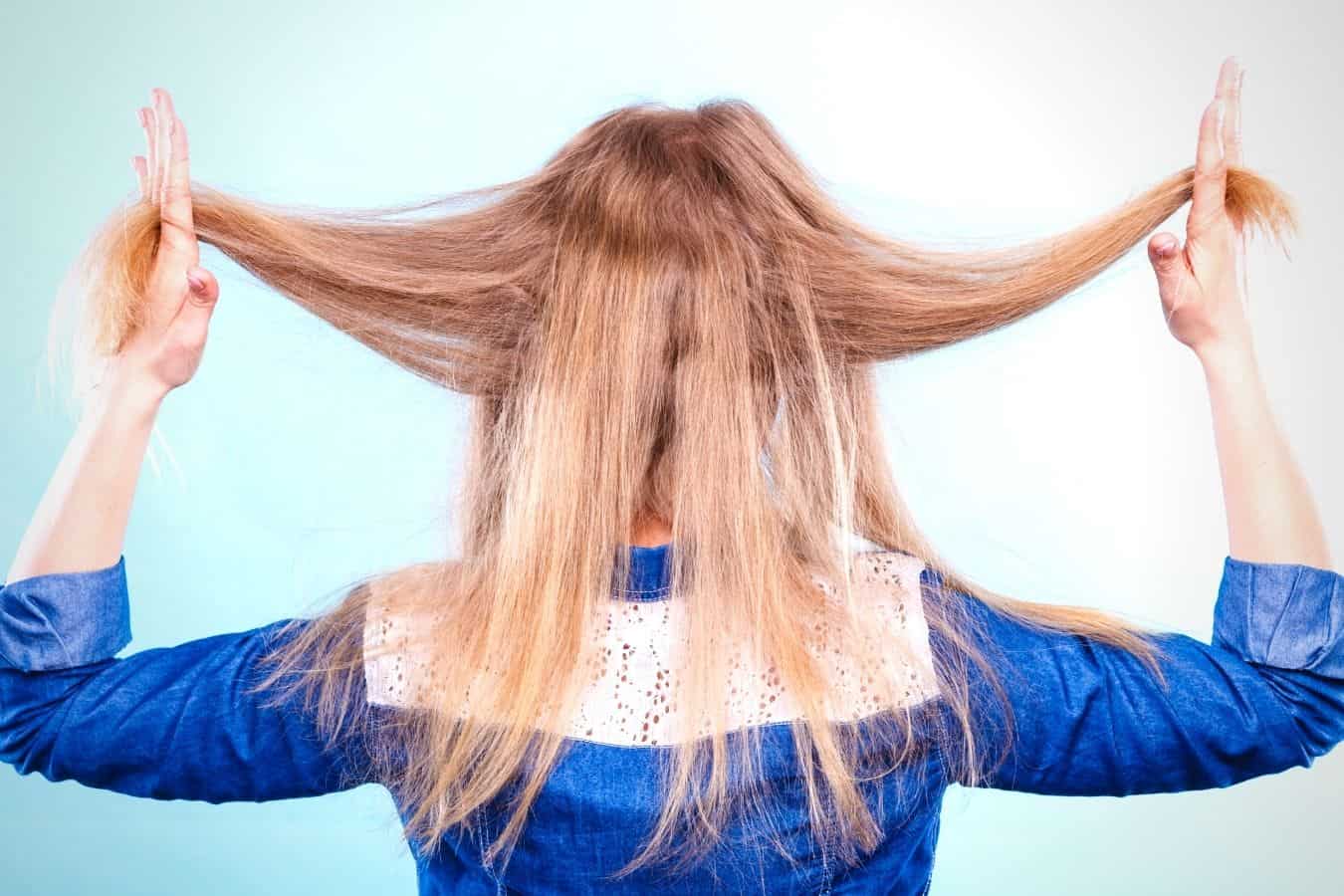 Cómo los aceites esenciales pueden ayudar con el cabello encrespado