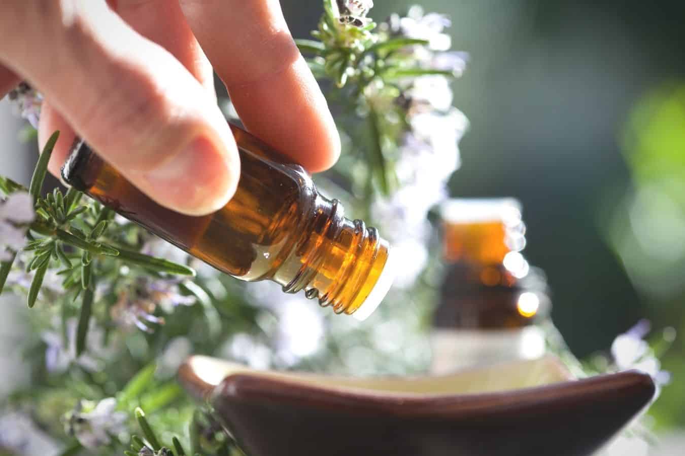 How To Use Essential Oils For Frizzy Hair
