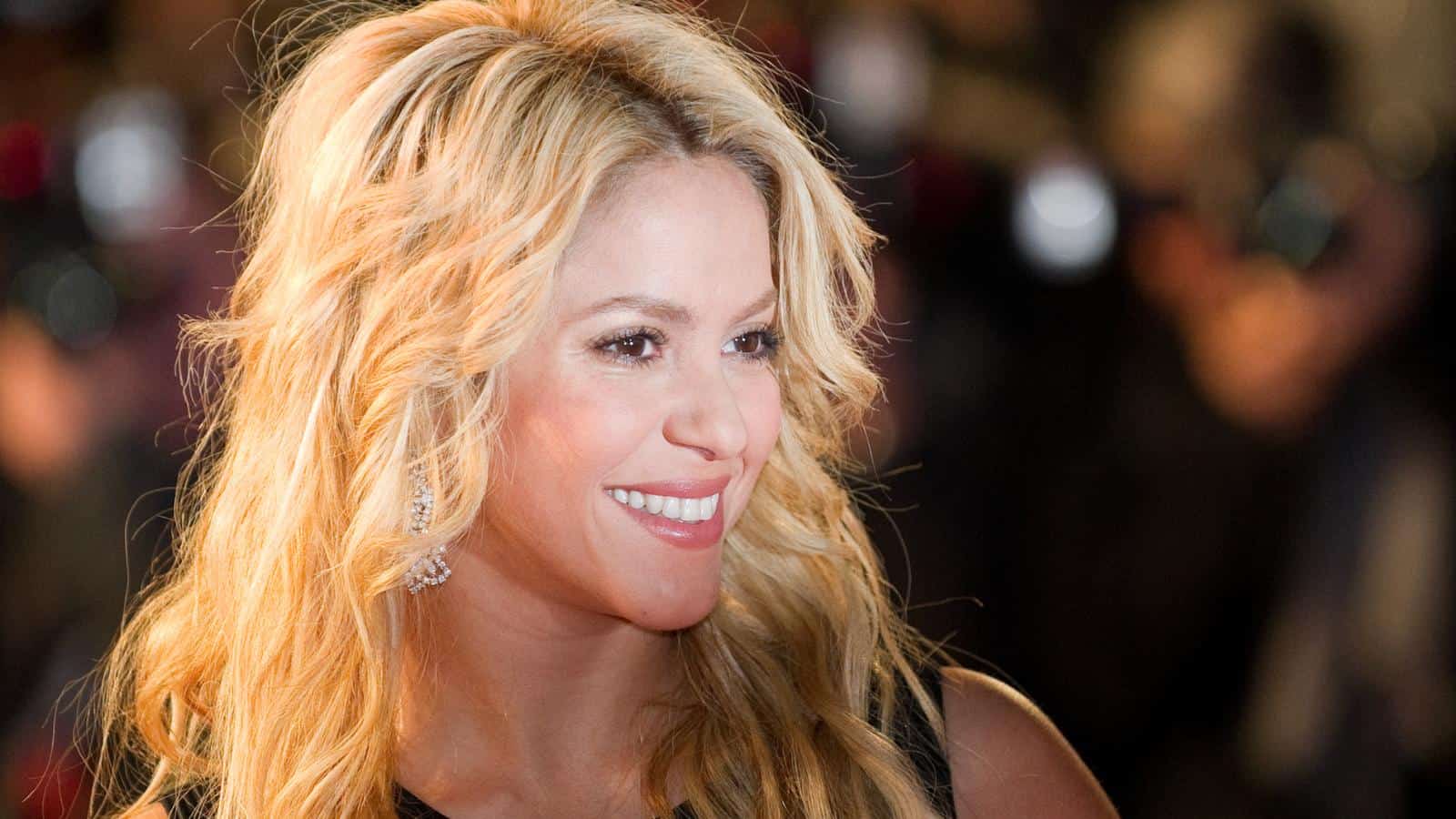 Shakira Frederic Legrand - COMEO _ Shutterstock.com